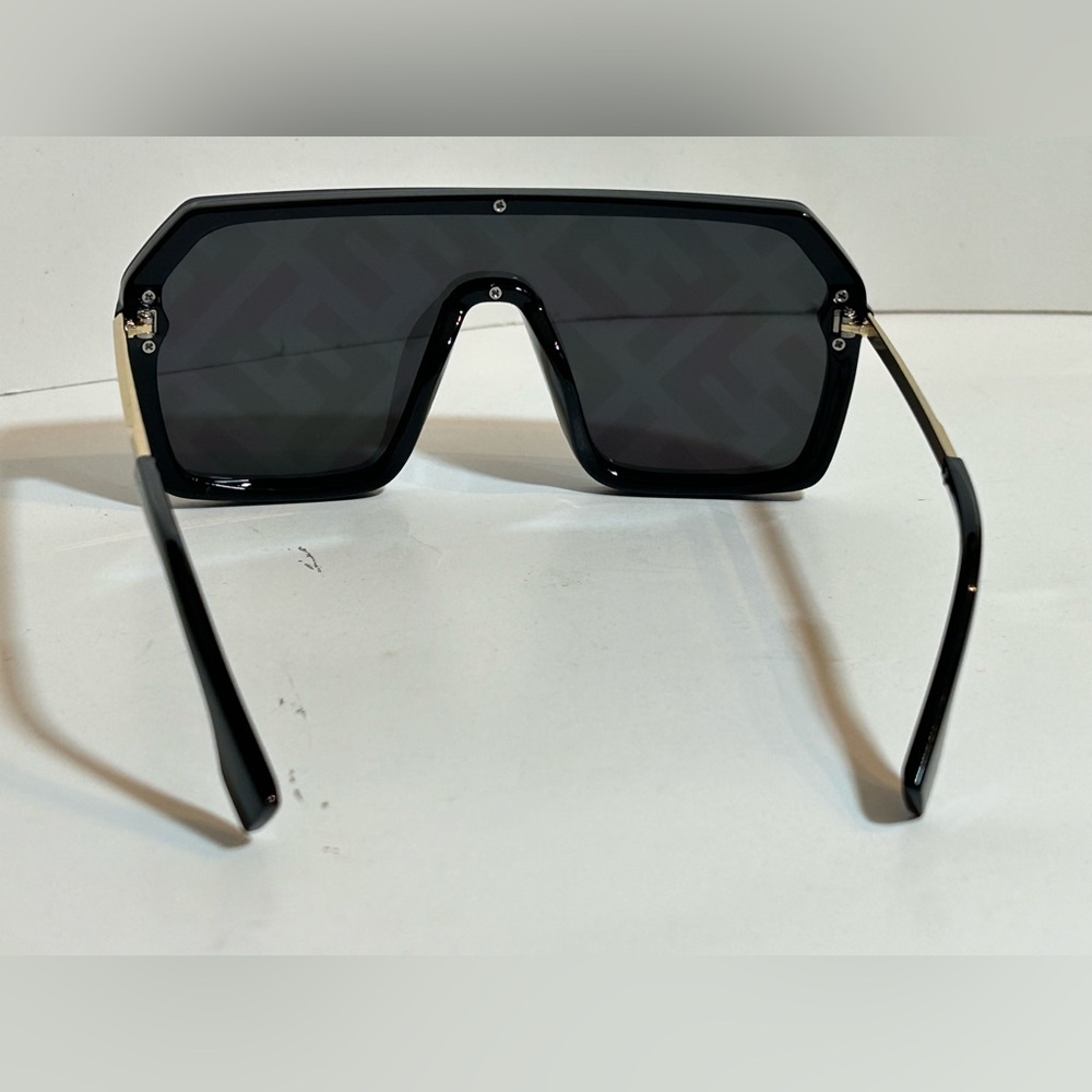 Stylish Black Logo-Pattern Shield Sunglasses - Picture 2 of 2